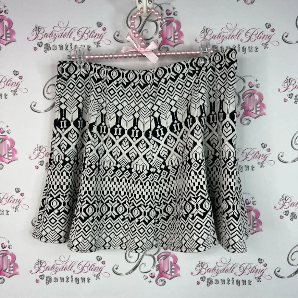 Aeropostale skirt stretchy Aztec boho Black and White Patterned Mini Skirt